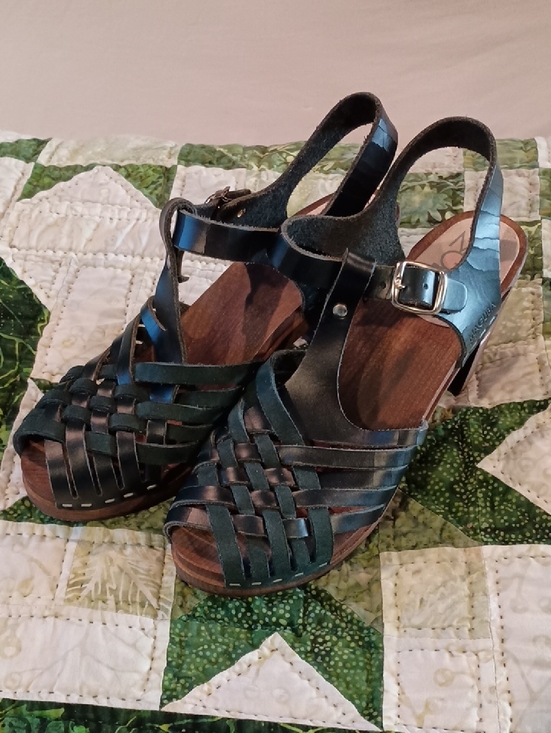 Maguba Shoes - Cute! Maguba "Barcalona" Green Leather Clogs Size 38